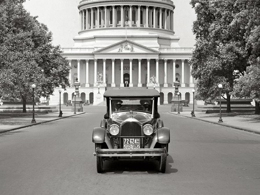  Graham Brothers 7-Passenger Sport Phaeton 1923 года  (фото 1 из 1)